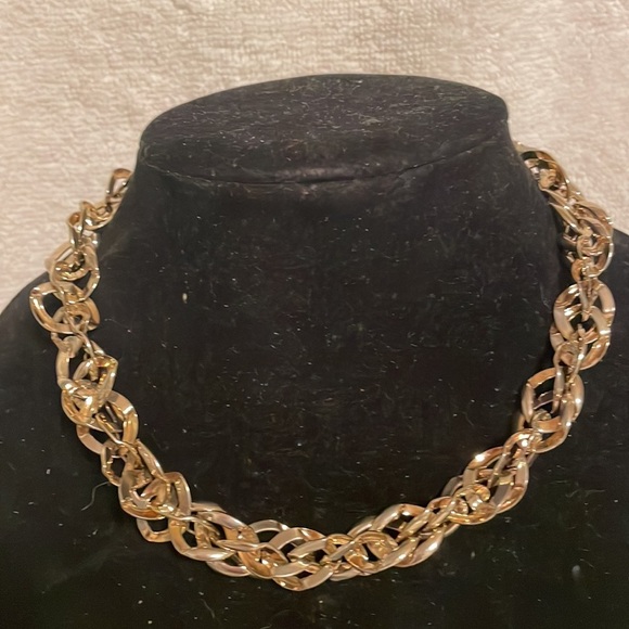 18” gold tone Curb chain Miami chain necklace with fold over clasp - Picture 6 of 13